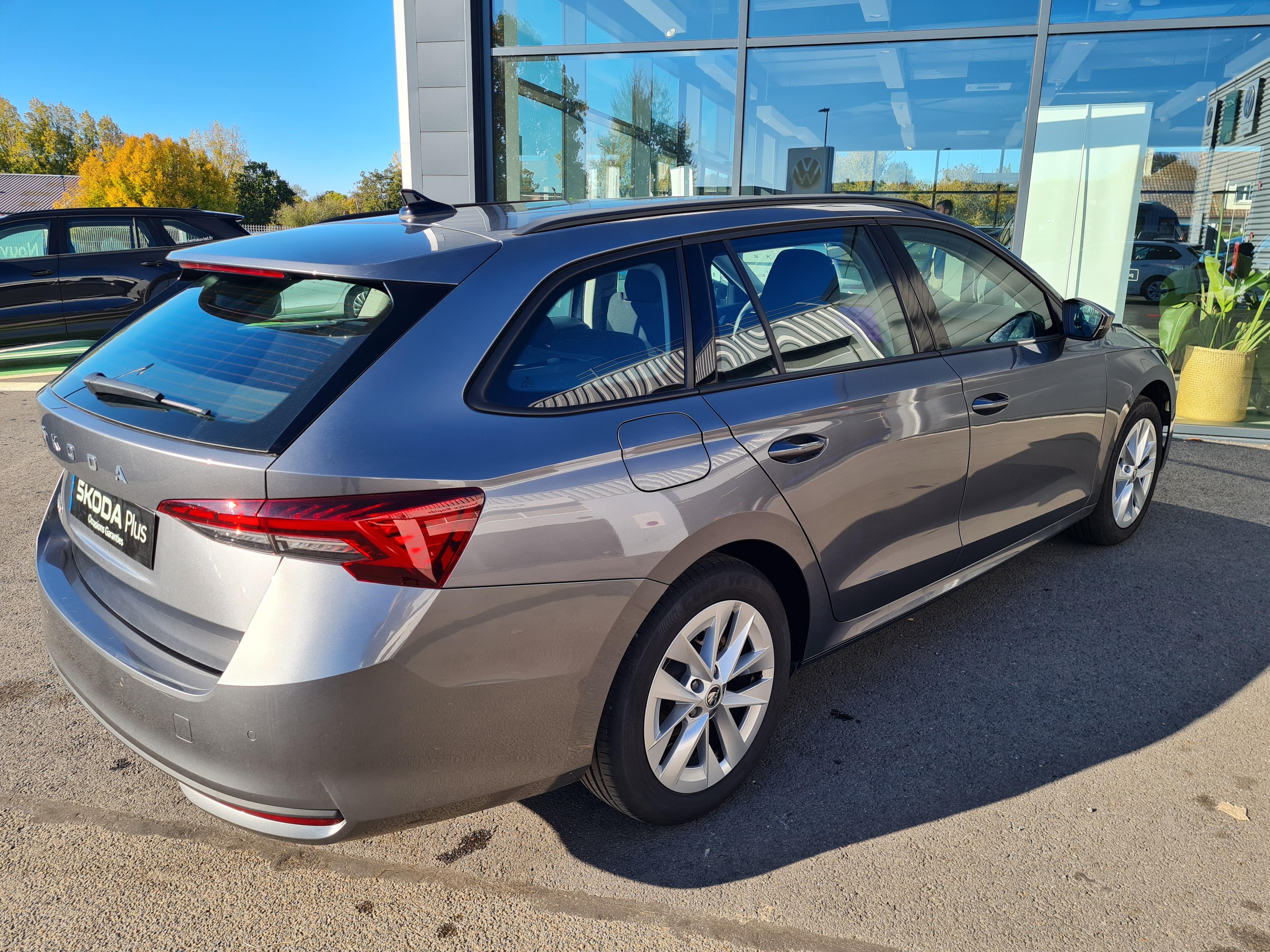 SKODA OCTAVIA COMBI • Selection