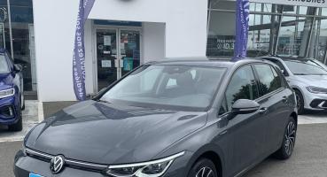 VOLKSWAGEN GOLF &bull; Life 1st