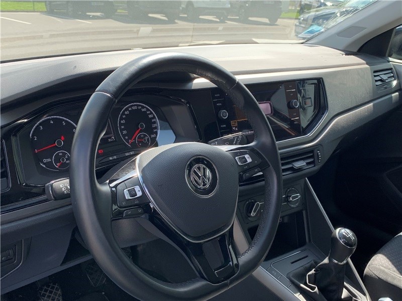 VOLKSWAGEN POLO BUSINESS • Lounge Business