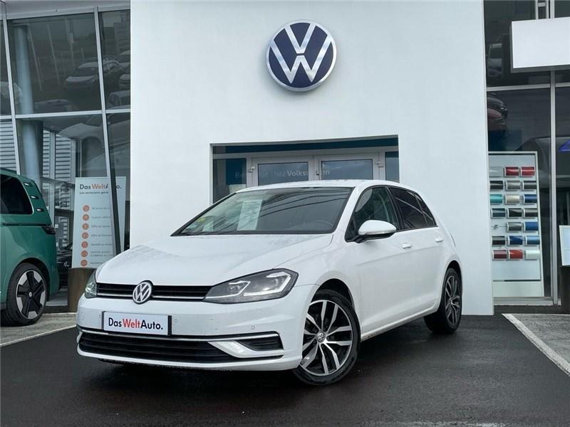 VOLKSWAGEN GOLF • Confortline