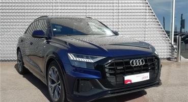 AUDI Q8 • S line