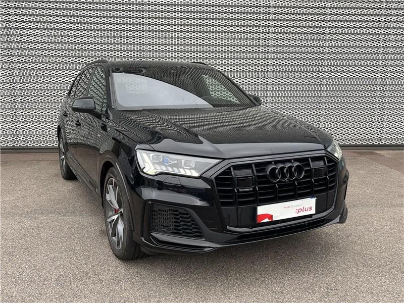 AUDI Q7 • Competition