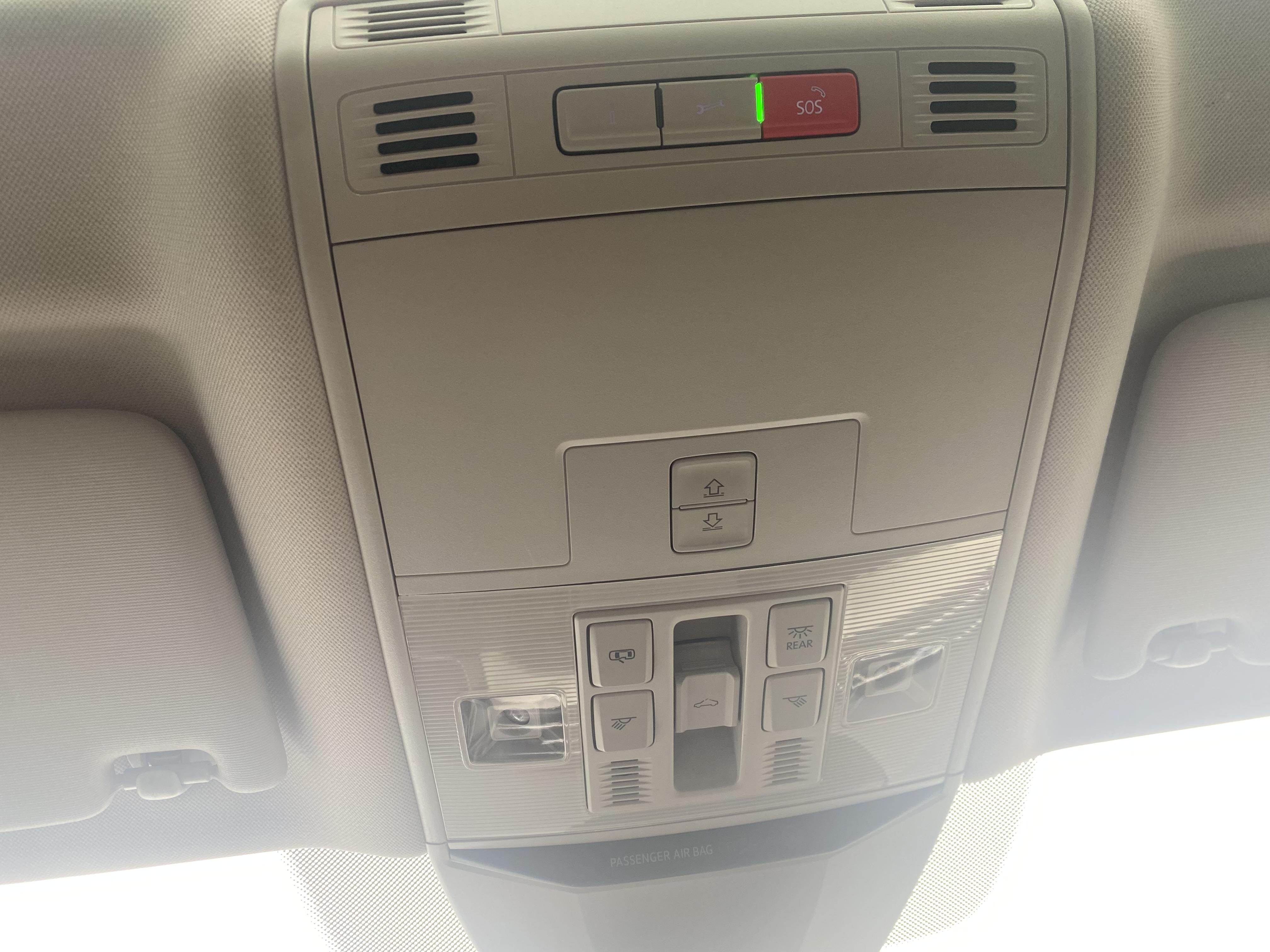 VOLKSWAGEN PASSAT SW • Elegance