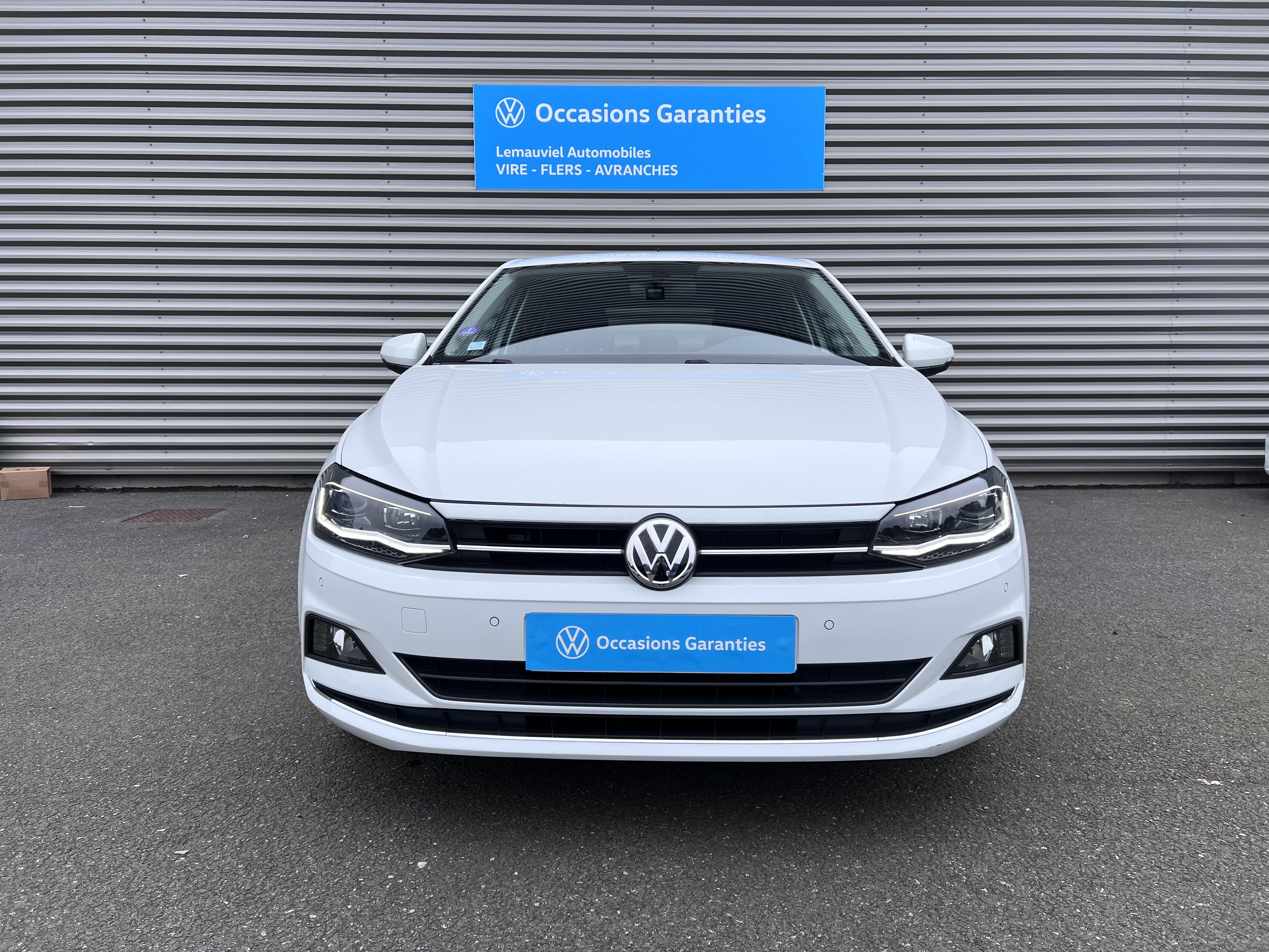 VOLKSWAGEN POLO • Carat