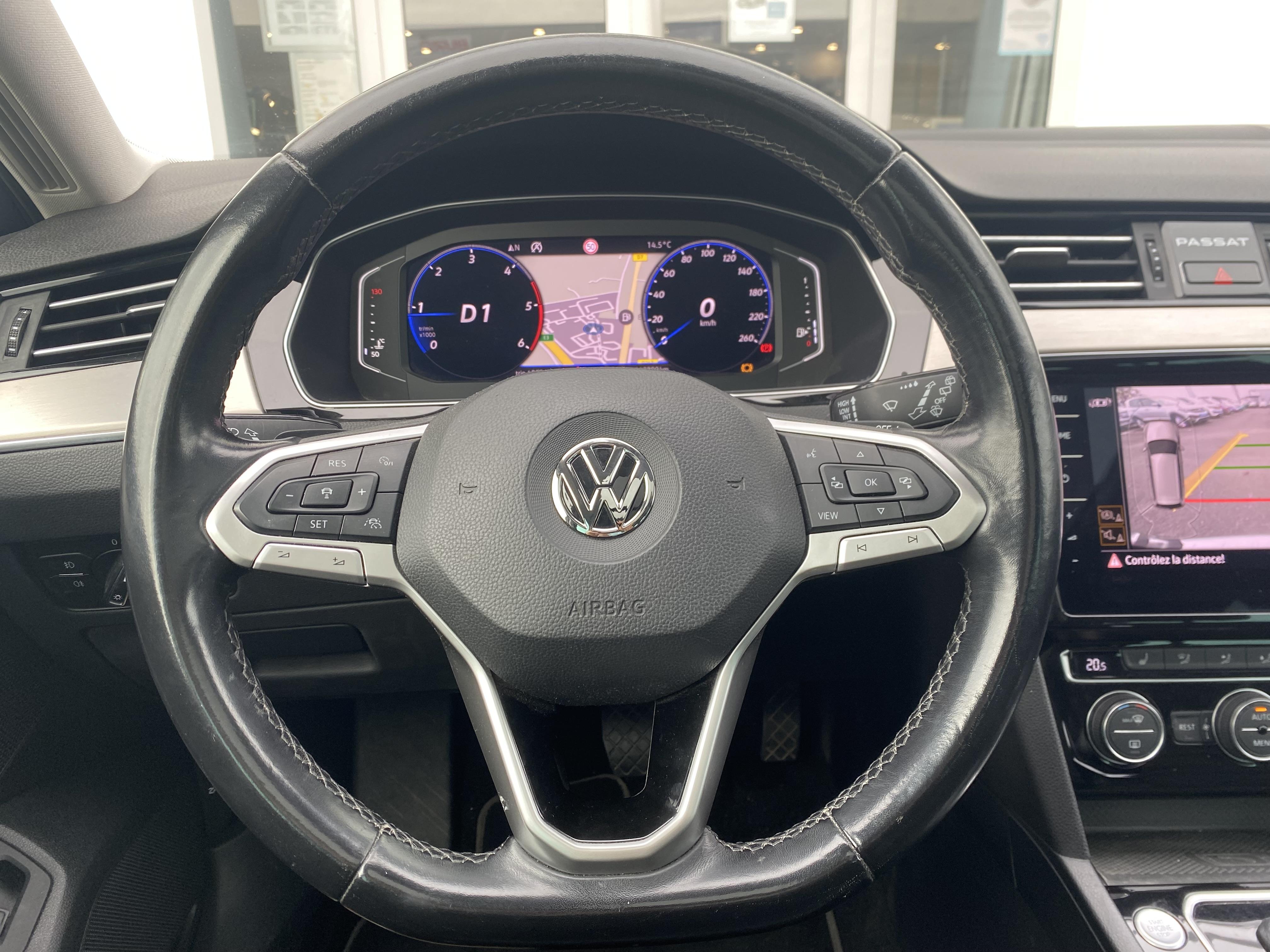 VOLKSWAGEN PASSAT SW • Elegance