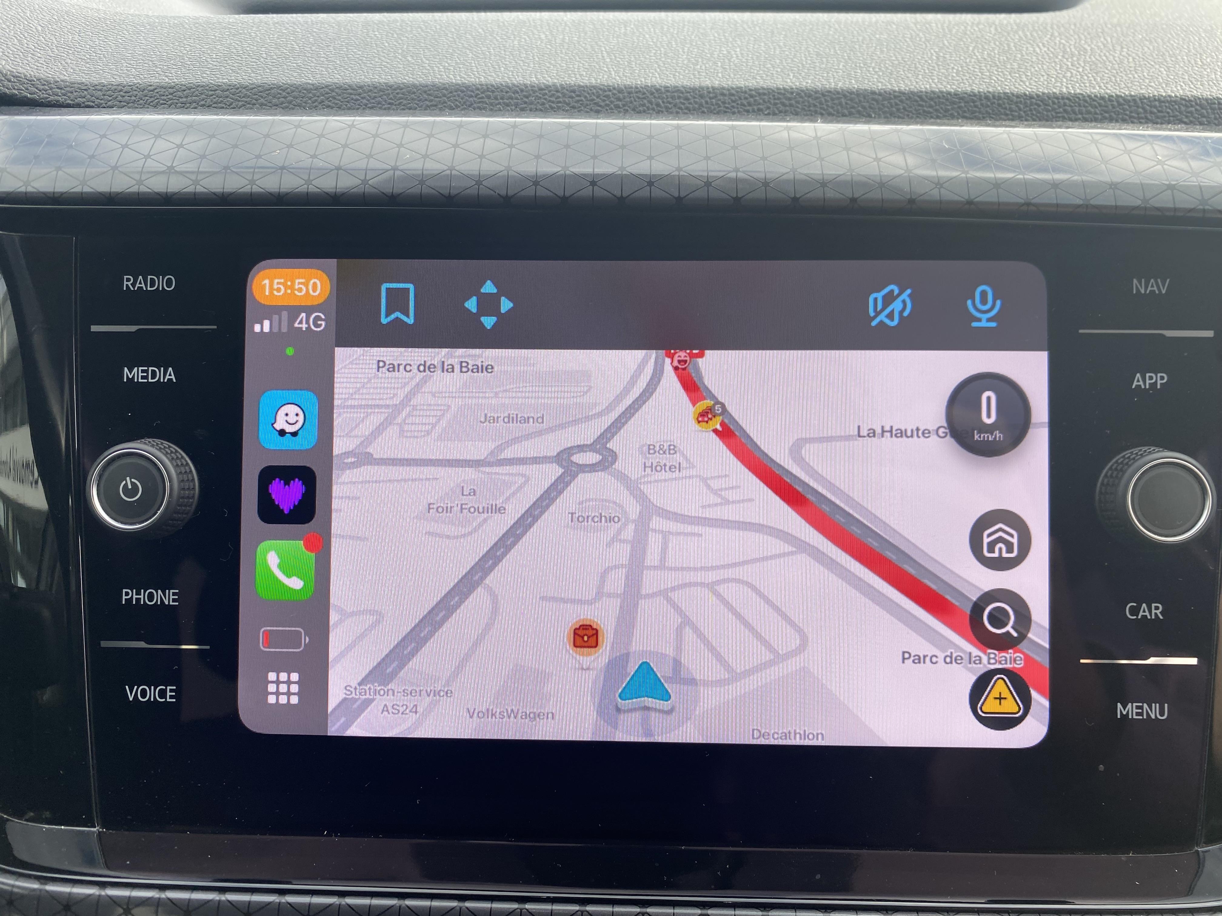 VOLKSWAGEN T-CROSS • R-Line