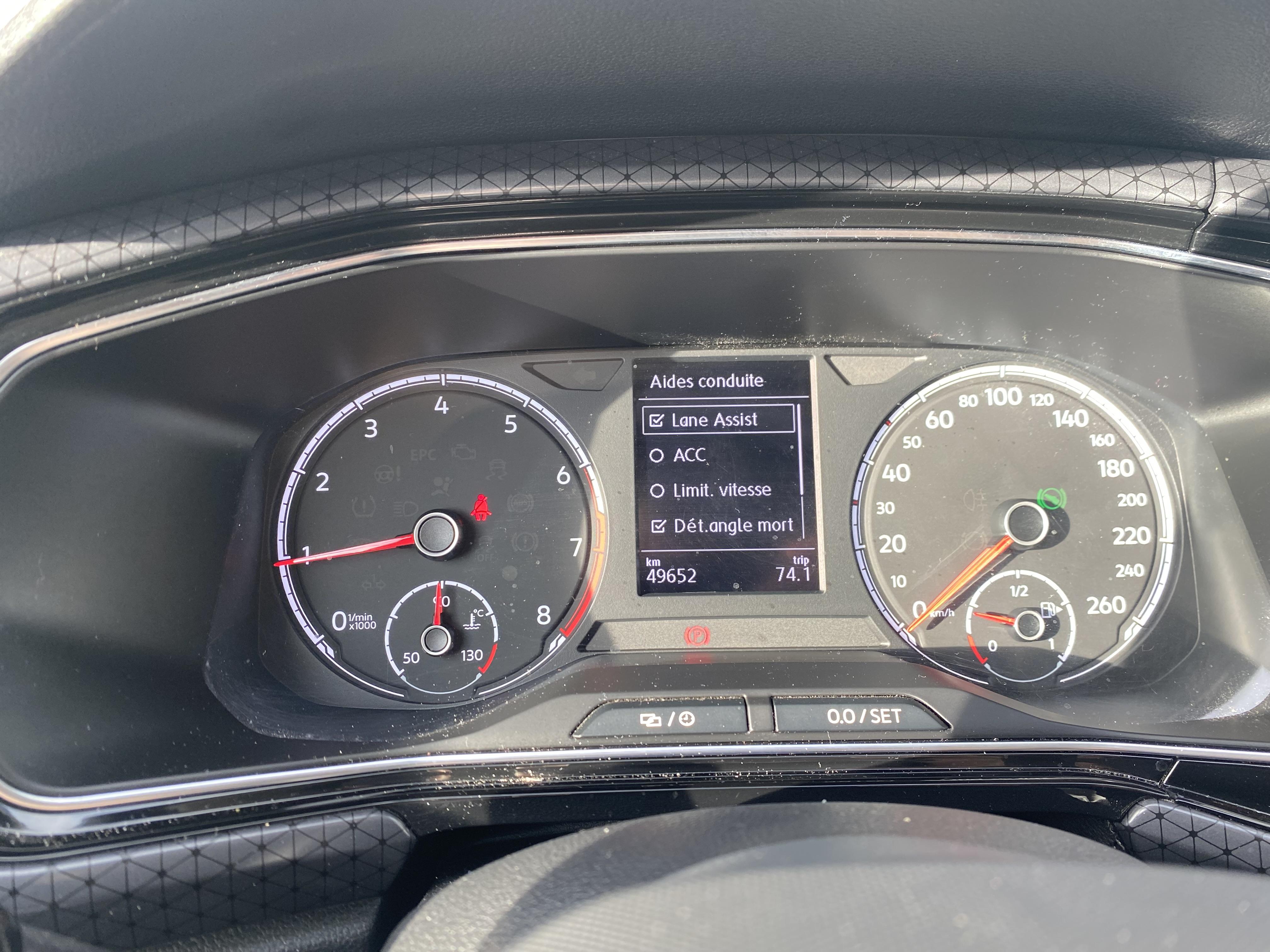 VOLKSWAGEN T-CROSS • R-Line