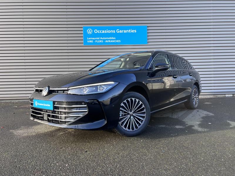 VOLKSWAGEN PASSAT &bull; Elegance