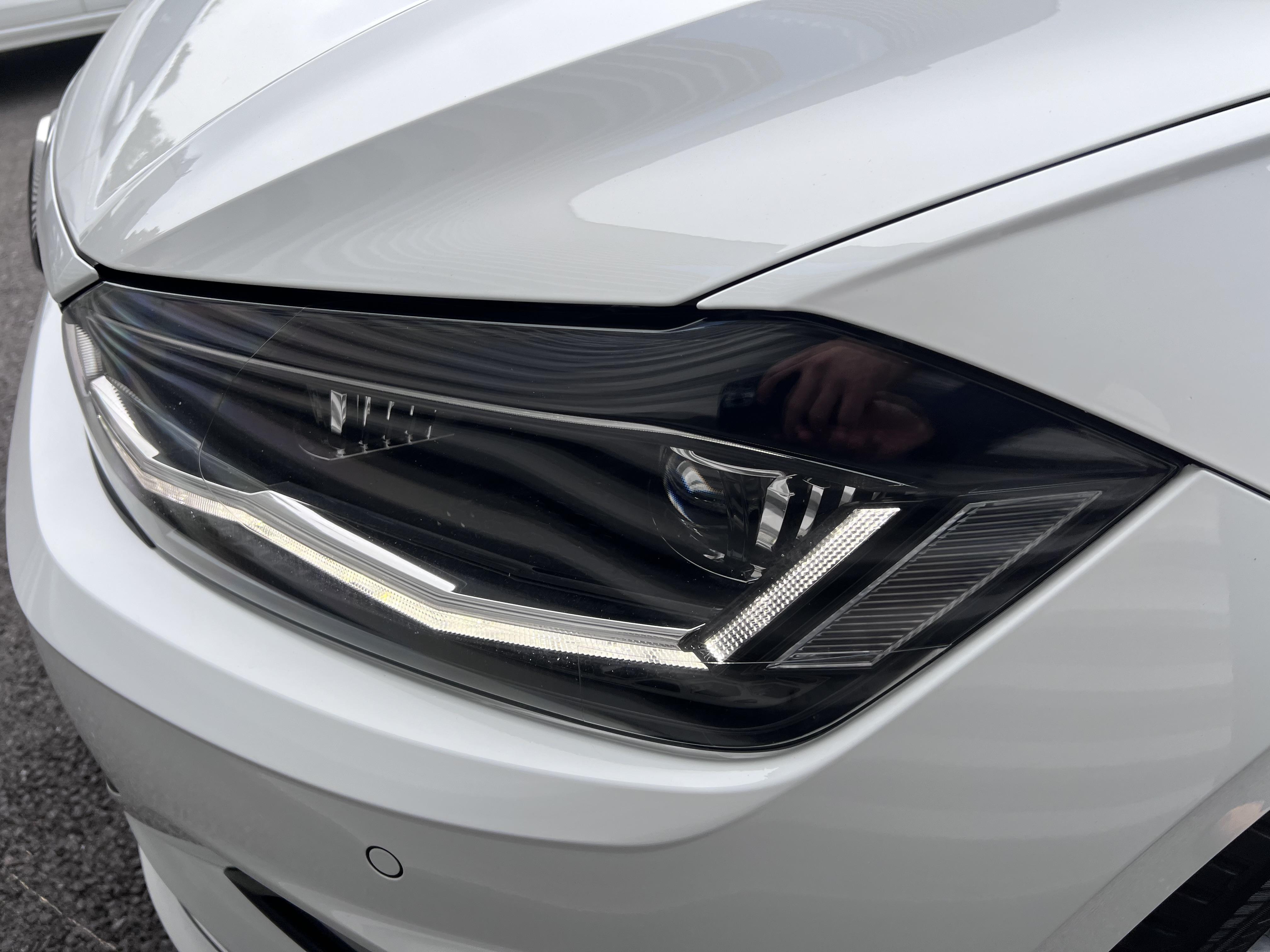 VOLKSWAGEN POLO • Carat