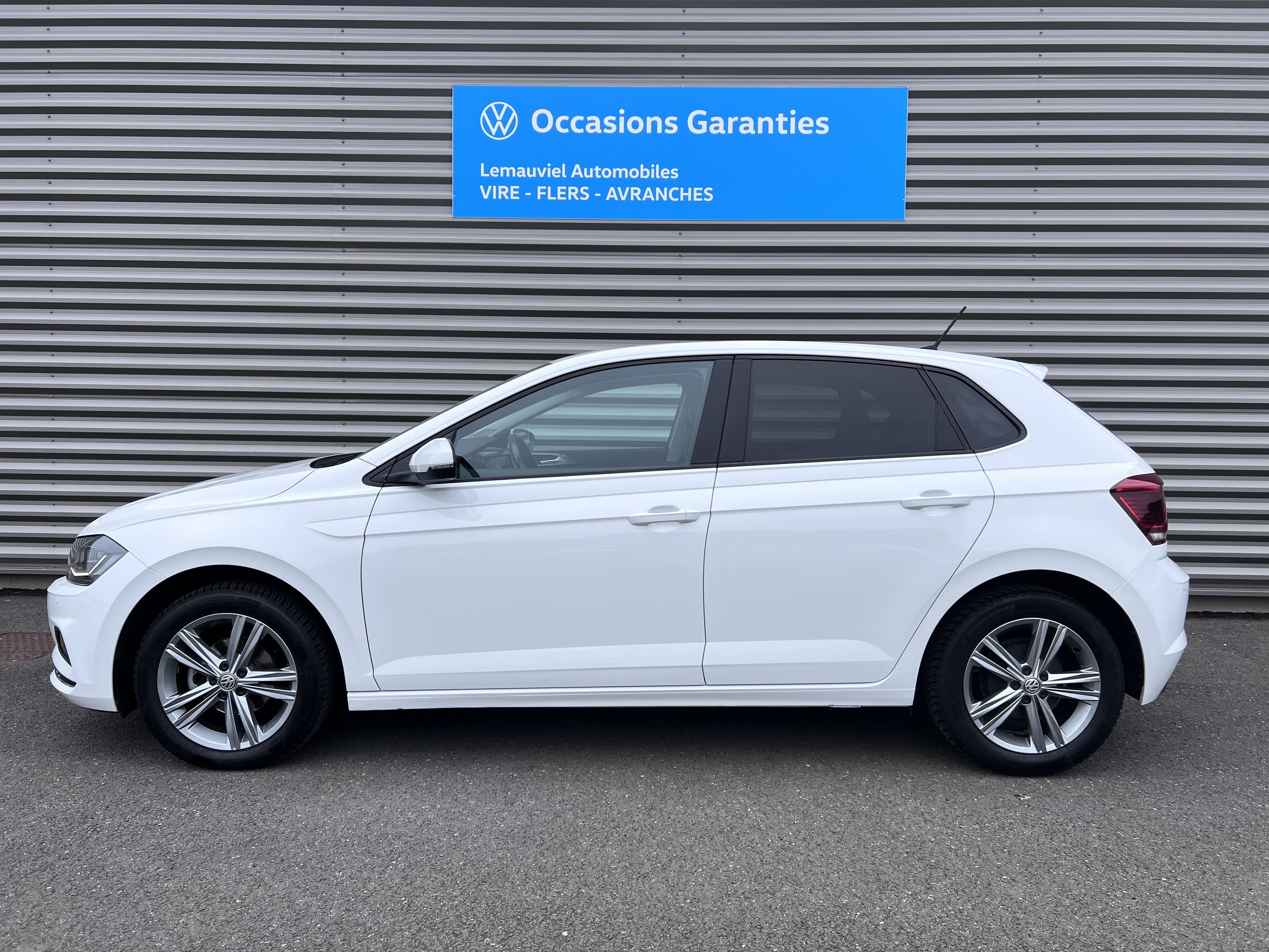 VOLKSWAGEN POLO • Carat