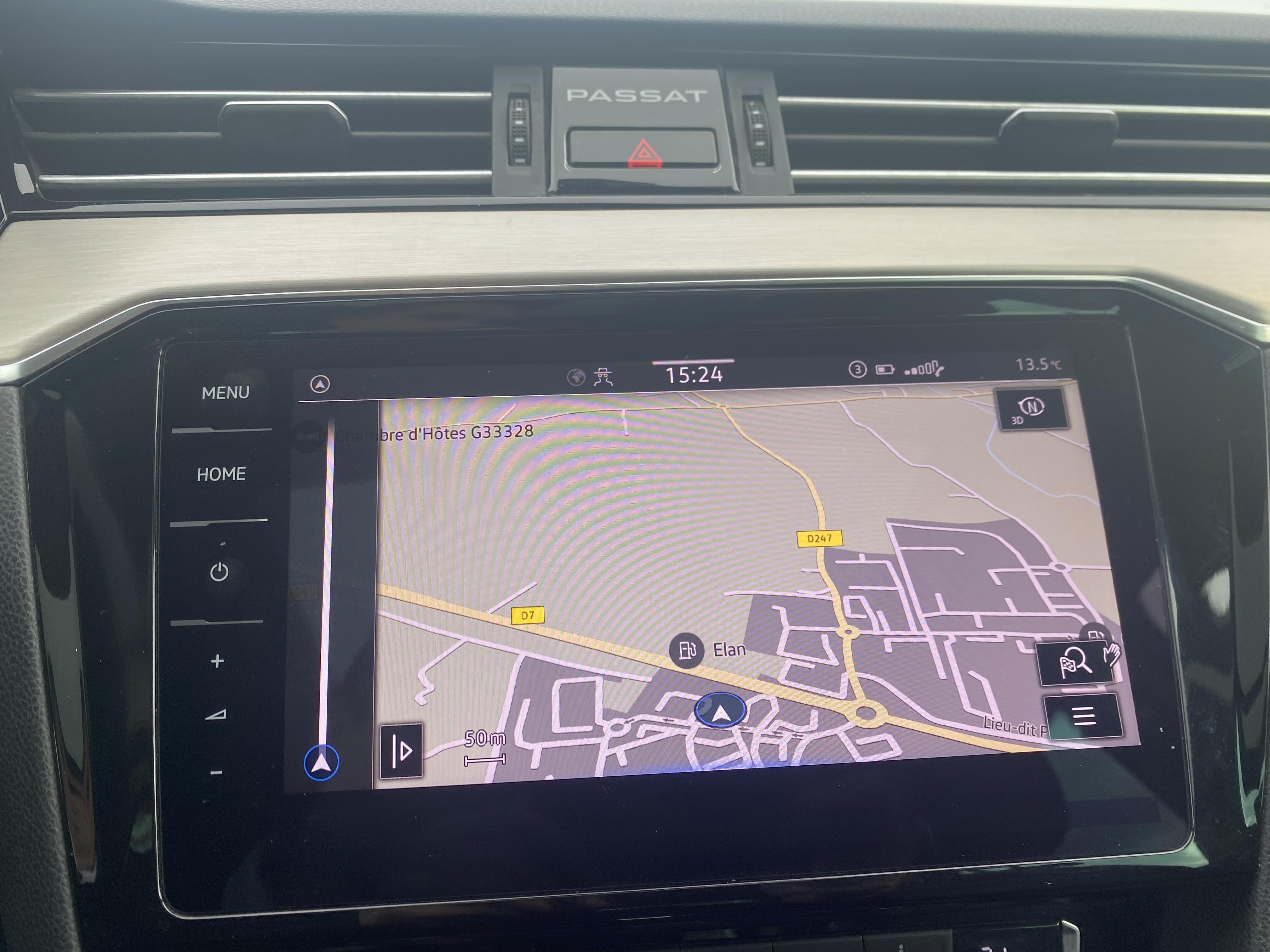 VOLKSWAGEN PASSAT SW • Elegance