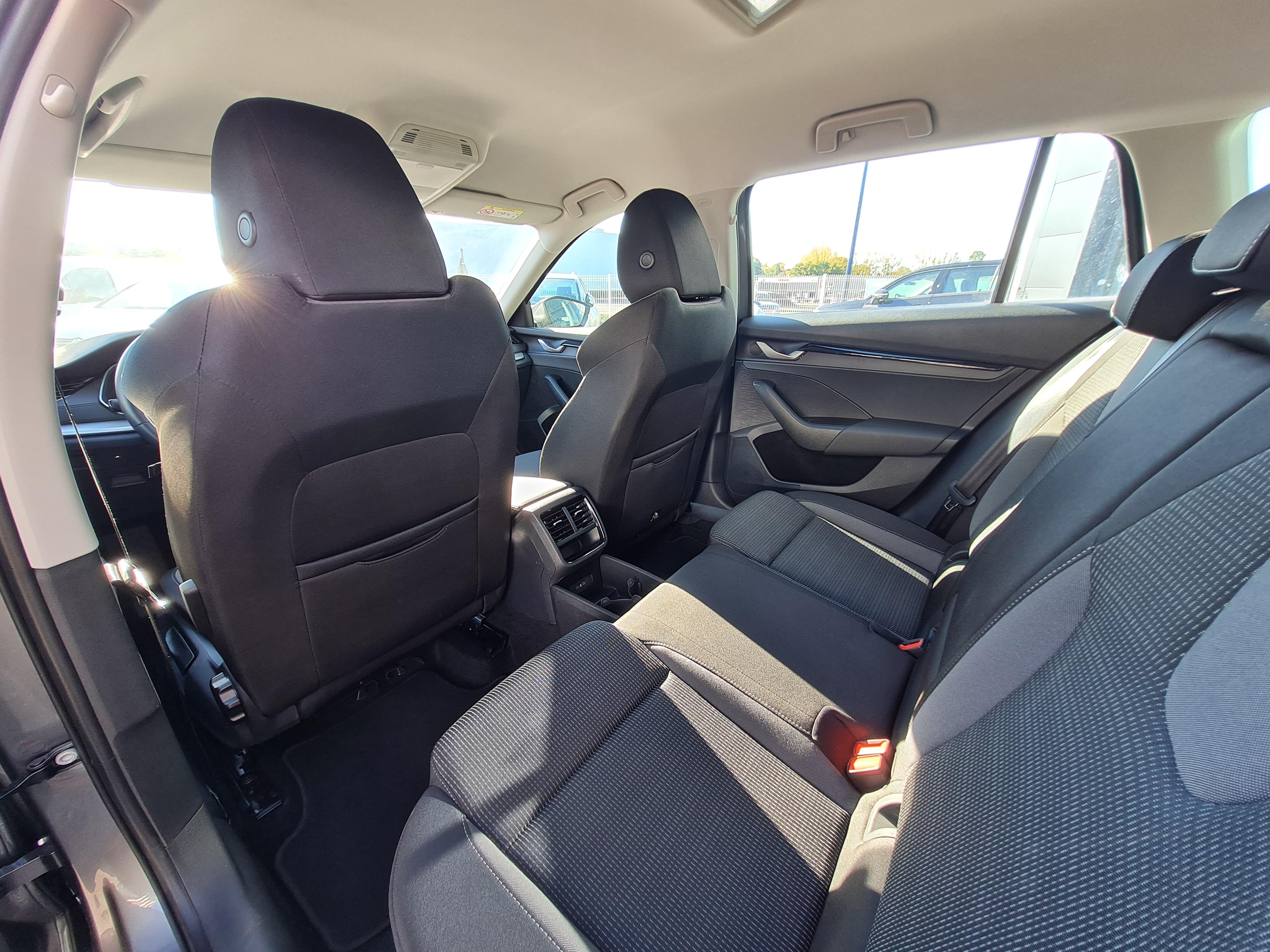 SKODA OCTAVIA COMBI • Selection
