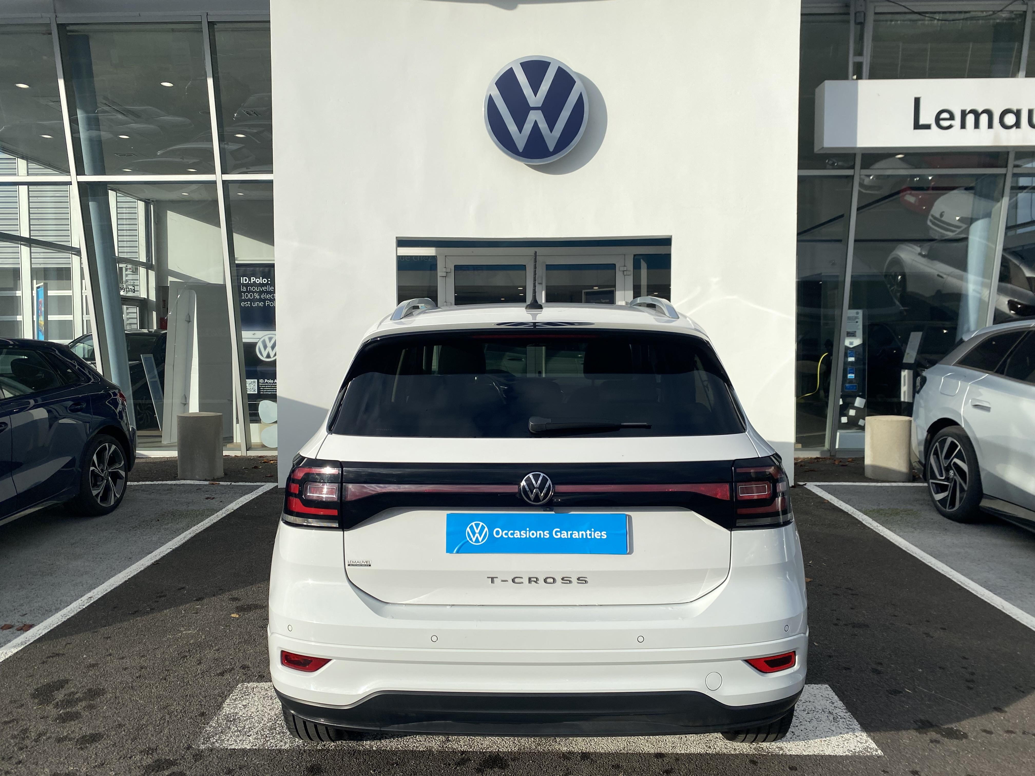 VOLKSWAGEN T-CROSS • R-Line