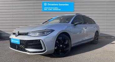 VOLKSWAGEN PASSAT • R-Line